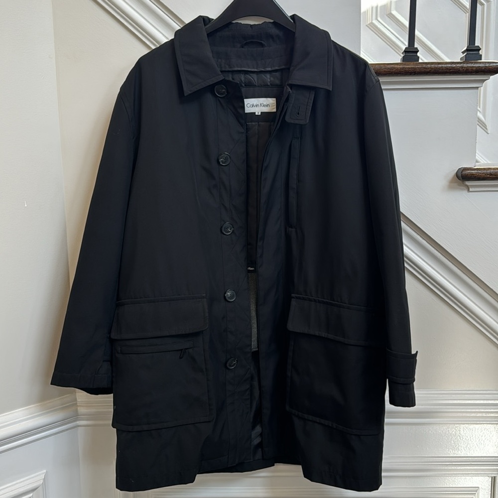Elegant men’s trench coat with detachable warm lining